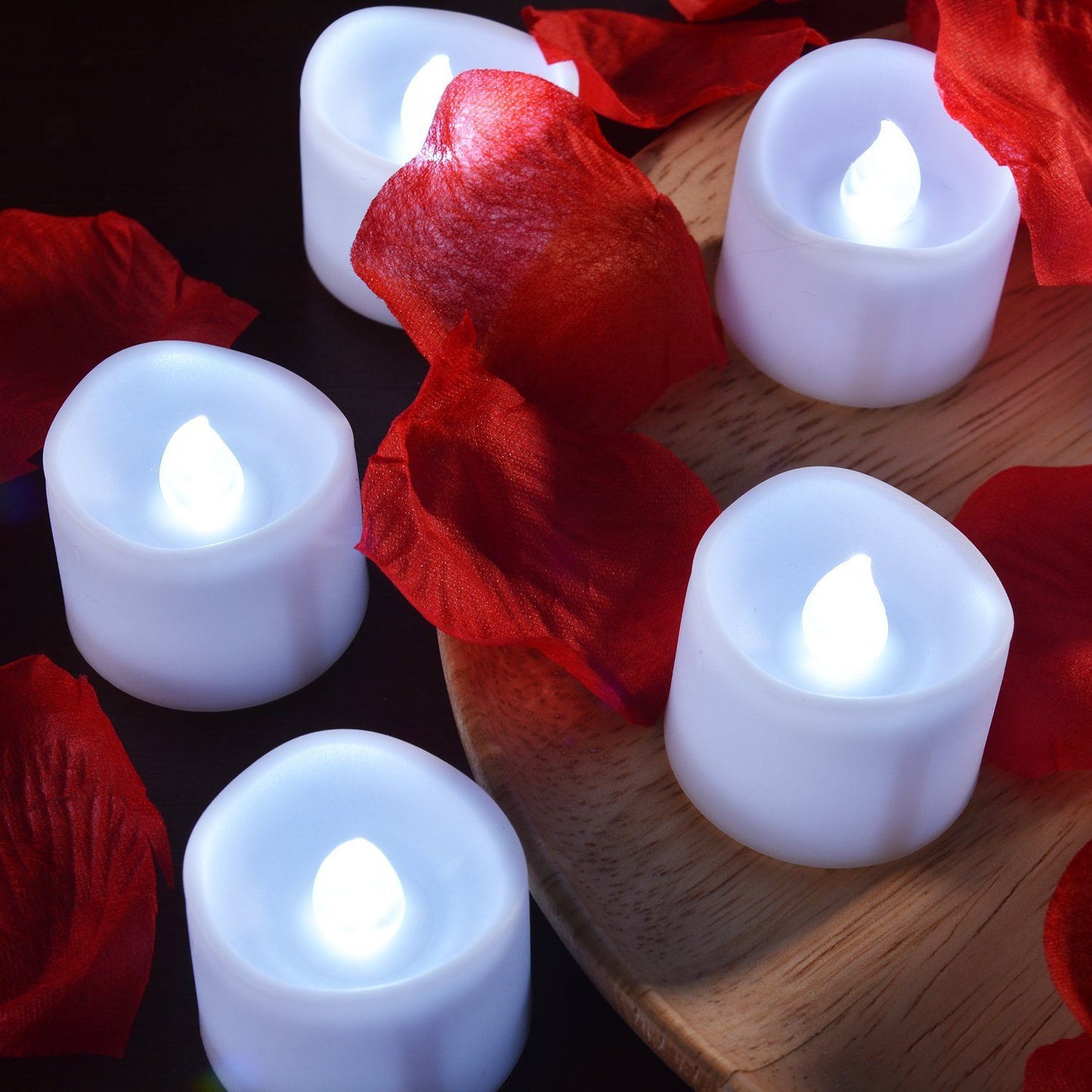 Frendorf | 12-teilig: LED Teelichtkerze mit 100 Stück Fake Rosenblüten
