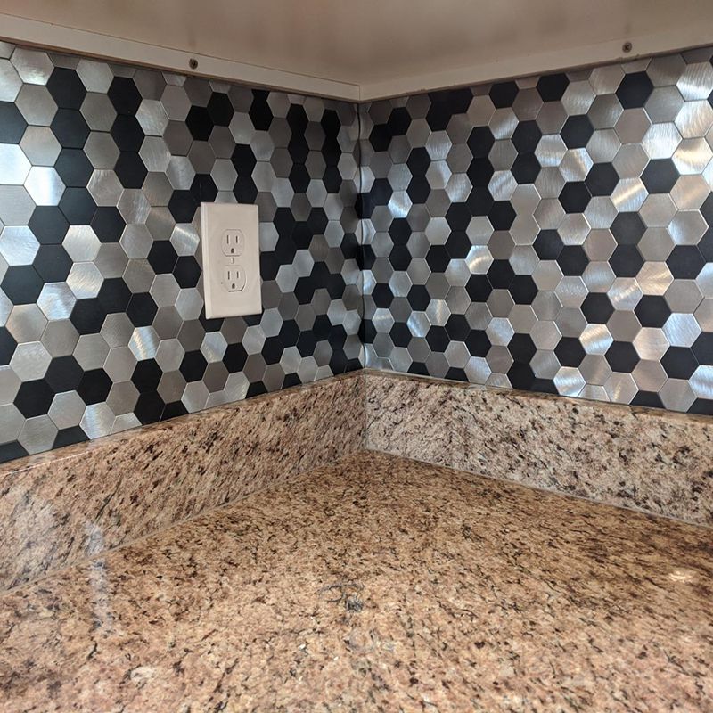 Frendorf | Modern Tile-Peel & Stick Metallmosaikfliese Sechseckige Peel & Stick U-Bahnfliese