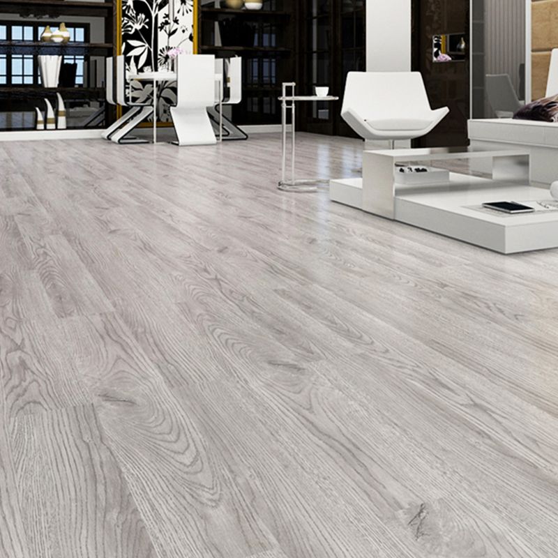 Frendorf | PVC-Bodenbelag Peel and Stick Glatte Holzoptik Rechteck Vinylboden