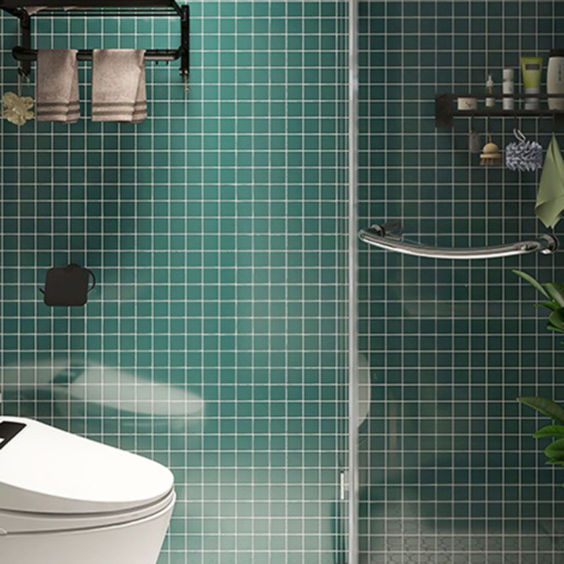Frendorf | Quadrat Mosaik Peel & Stick Fliese in Grün Wasserbeständige Mosaikfliese