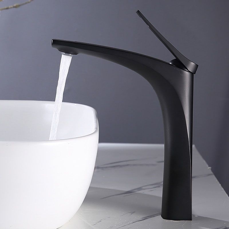 Frendorf | Moderner Gefäß Wasserhahn Messing Hebelgriffe Niedriger Bogen mit Wasserschlauch Badezimmer Gefäß Wasserhahn