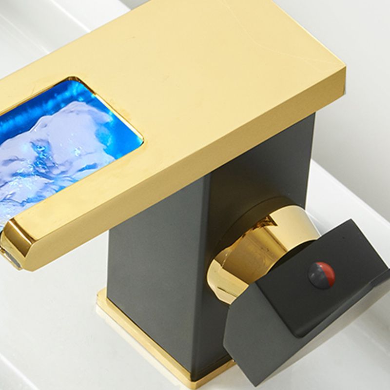 Frendorf | Moderner Wasserfallauslauf Waschbeckenarmatur mit LED Messing Waschbeckenarmatur