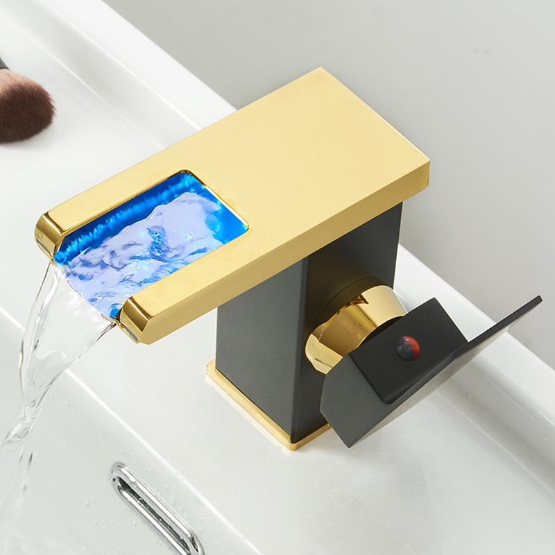Frendorf | Moderner Wasserfallauslauf Waschbeckenarmatur mit LED Messing Waschbeckenarmatur