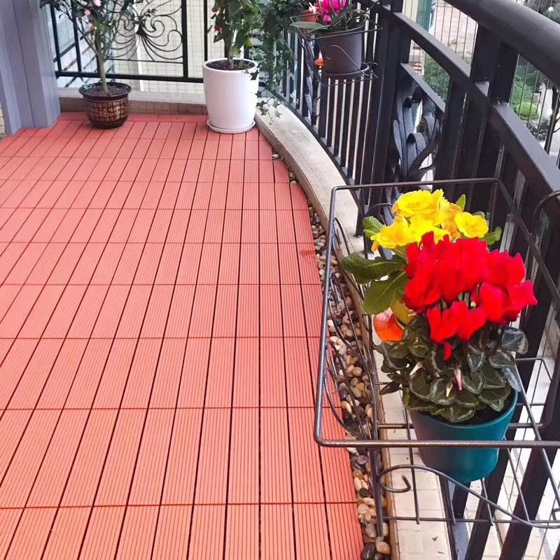 Frendorf | 30 cm x 30 cm Quadrat PVC Terrasse Fliesen Schnappinstallation Außenbodenfliesen