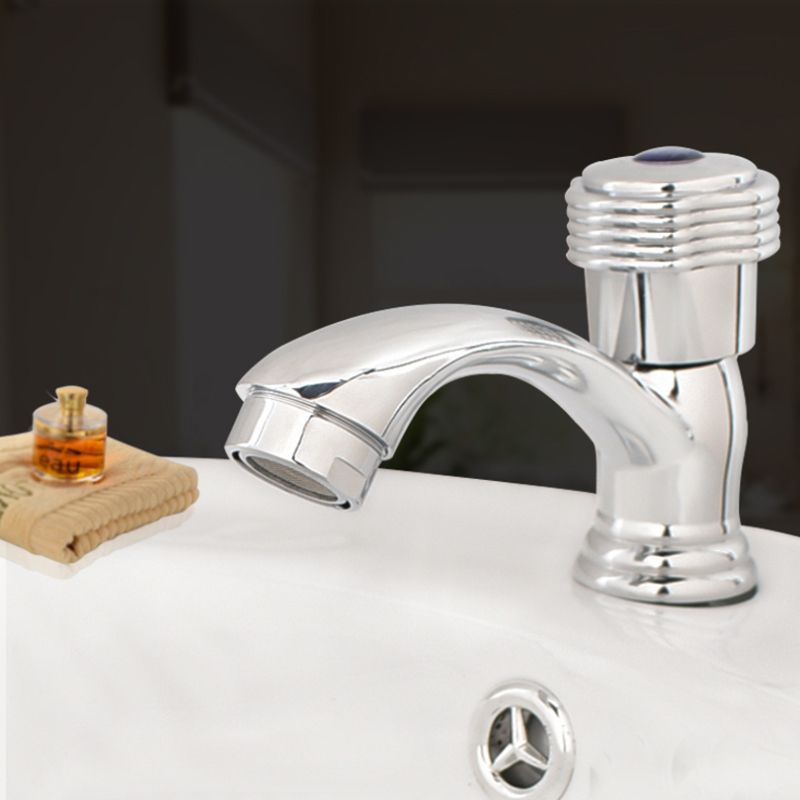 Frendorf | Zeitgenössischer Wasserhahn Knopf Griff Niedriger Bogen Zink Wasserhahn in Silber