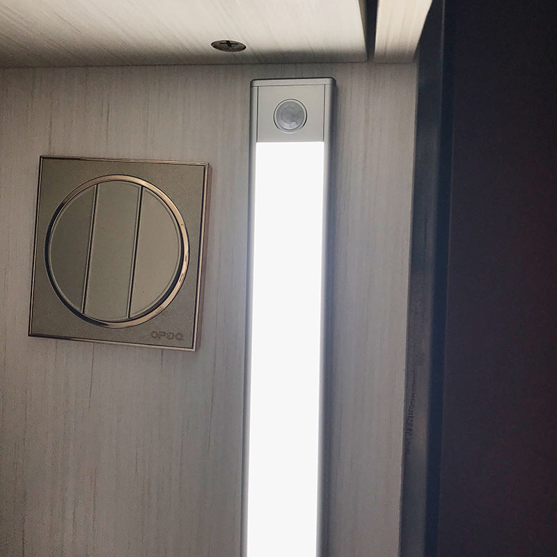 Frendorf | GlowSense LED Bewegungssensor Schrankleuchte | Kabellos | Energieeffizient | Einfache Montage