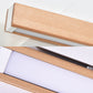 Frendorf | Rotatable Weiß/Schwarz Lineare Wandlampe Moderne Einzellicht Holzwandleuchte zum Lesen in Warm/Weiß/Naturlicht