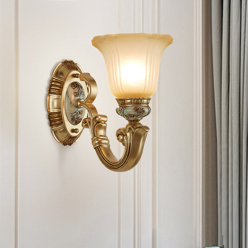 Frendorf | 1/2-Licht Wandleuchte Retro Wohnzimmerlampe mit Glocken-frostitzer Glaskuppel in Gold