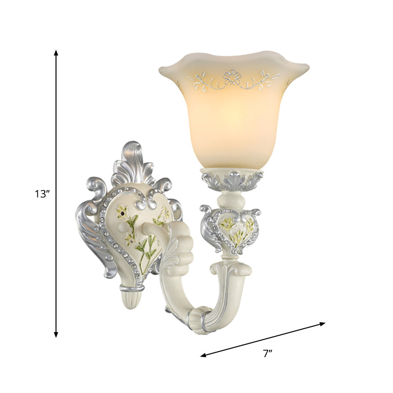 Frendorf | 1/2-Head Elfenbeinglas Wandlampe Traditionelle Weiße Glockenförmige Schlafzimmer Wandlicht Kit