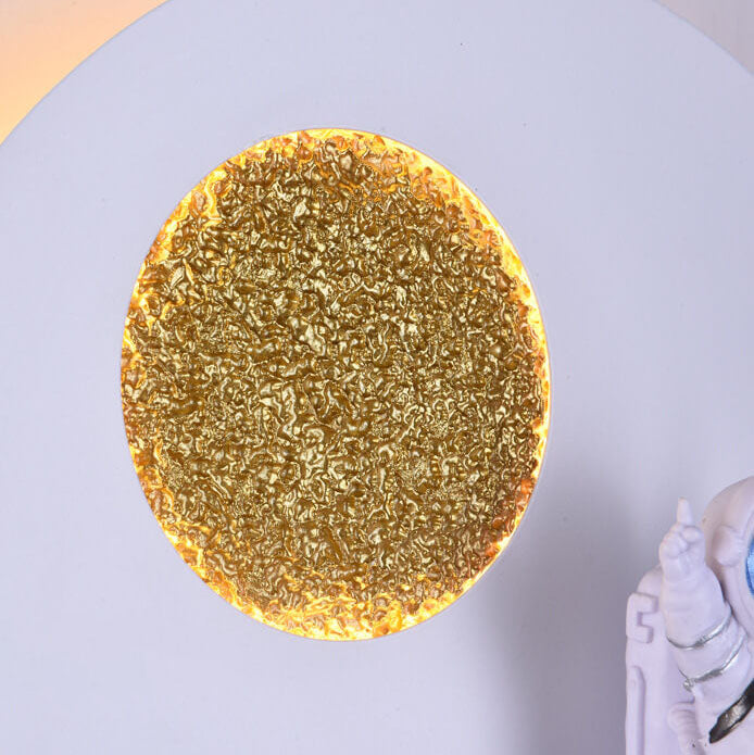 Zeitgenössische kreative Eisenharz runde Astronaut LED Wandleuchte Lampe für Schlafzimmer