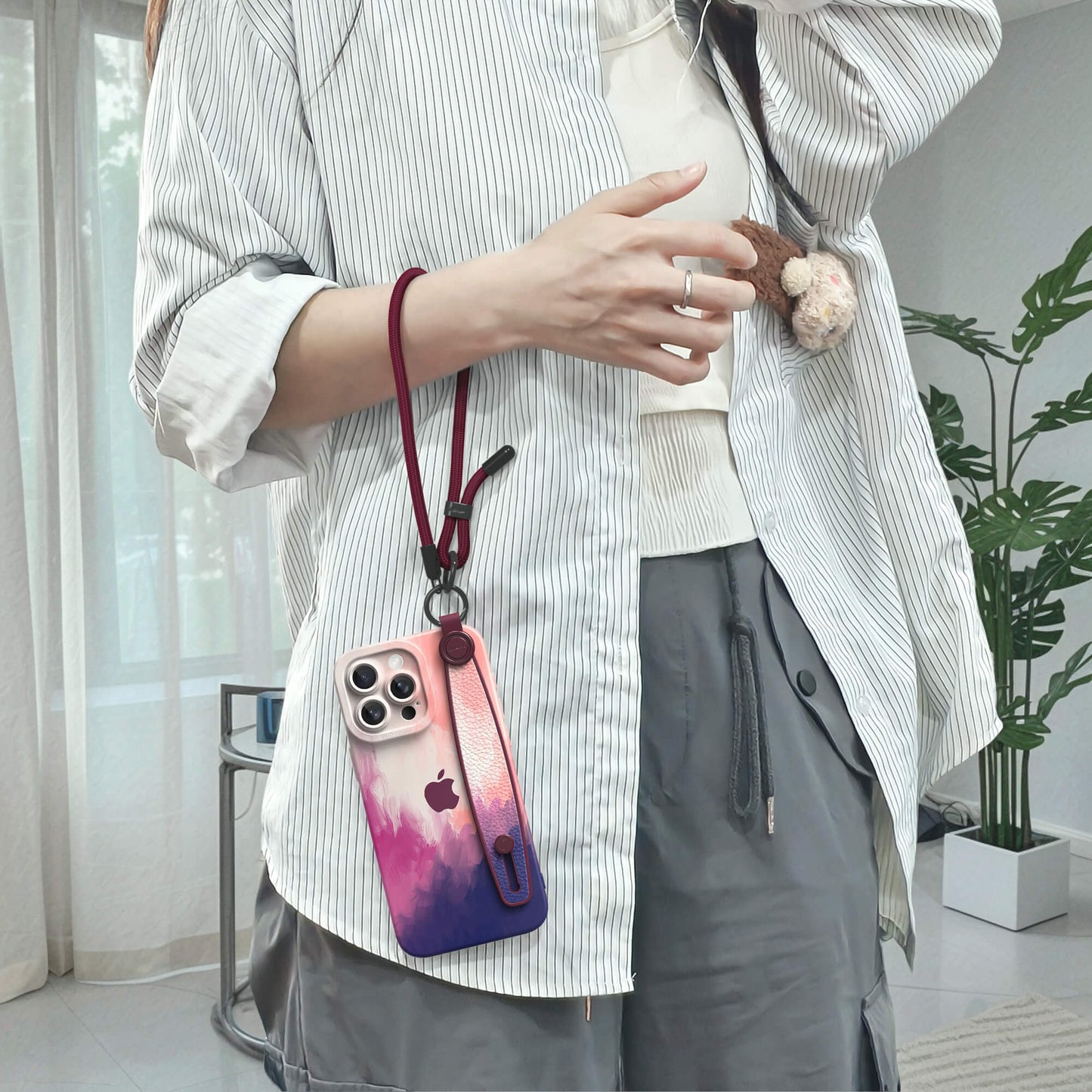 Frendorf | Beerenfarbe | Multifunktionale Armbandhülle für iPhone-Serie