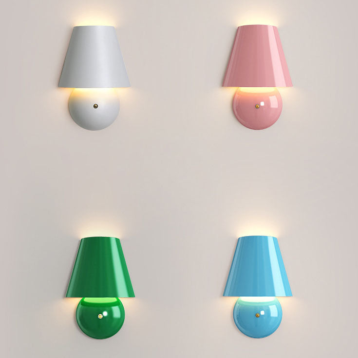 Frendorf | TrapeLux LED Wandleuchte | Modernes Trapez-Design | Eisen & Acryl | Warmweißes Licht