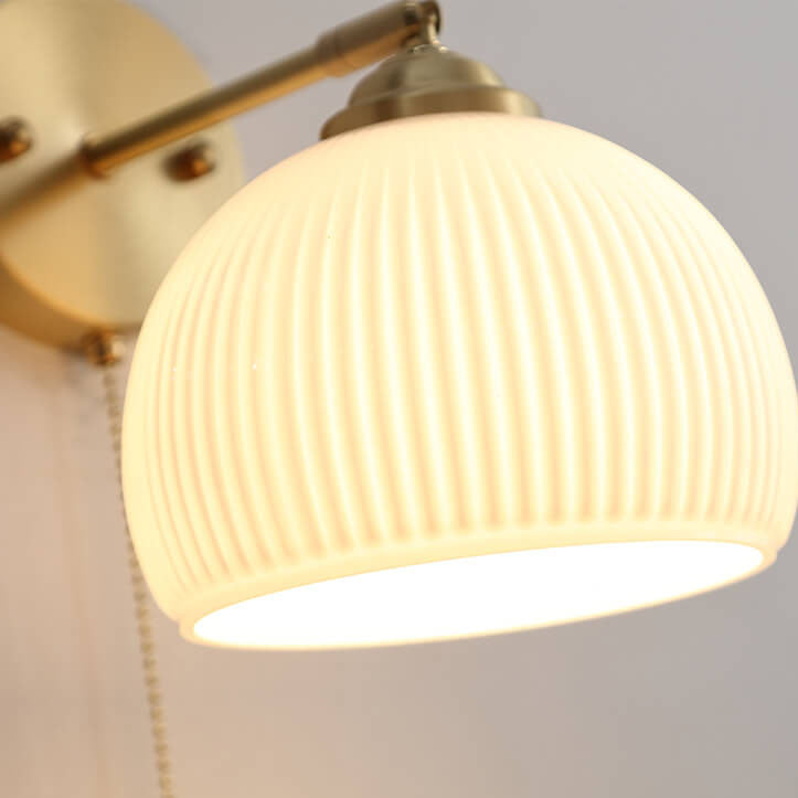 Frendorf | ScandiLume Nordic Wandleuchte mit Zugschalter | Milchglas & Messing Design | Strahlendes Stimmungslicht für Ihr Zuhause