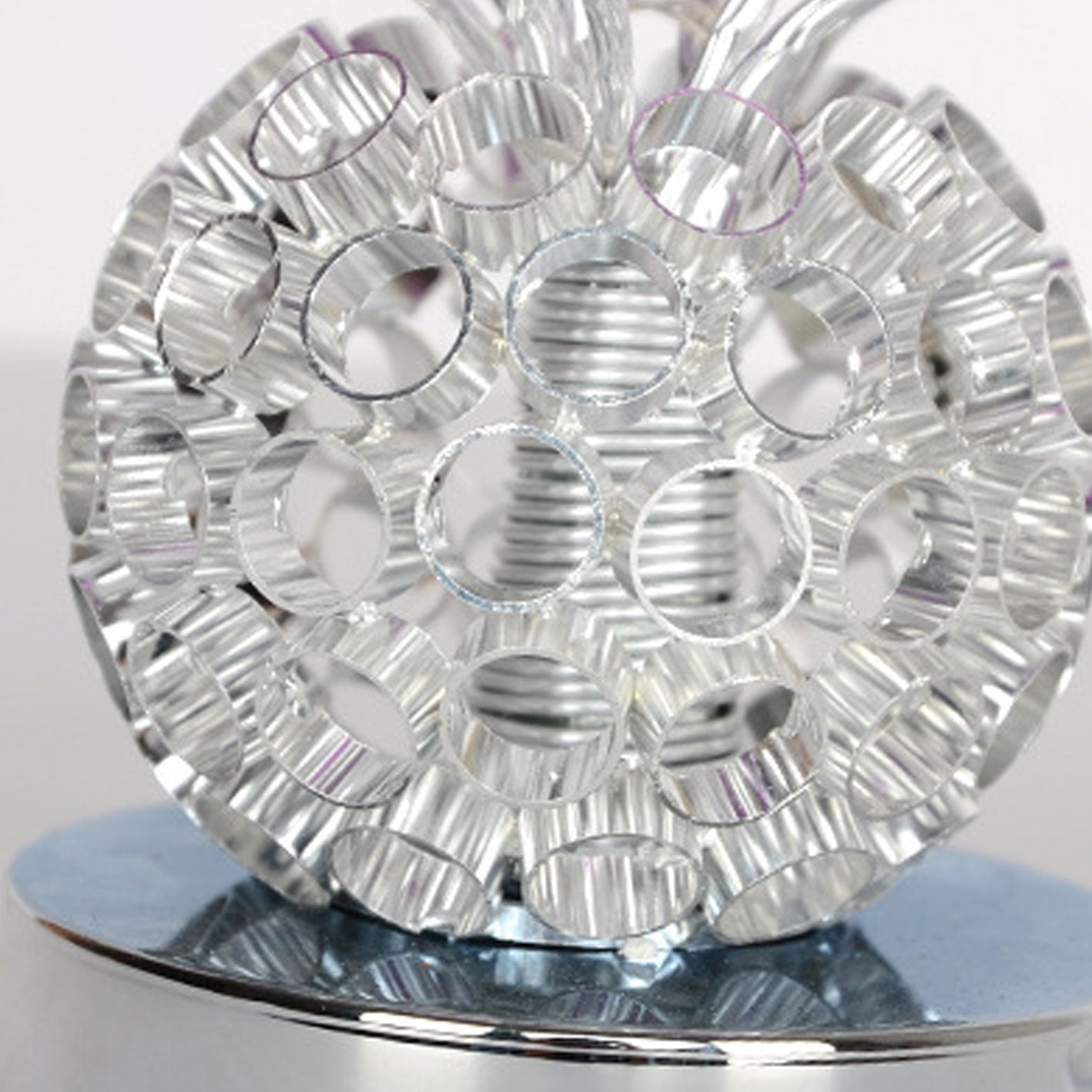Frendorf | RoséLumina Aluminium LED Tischlampe | Elegantes Design | Stimmungslicht | Leselampe | Deko für Zuhause