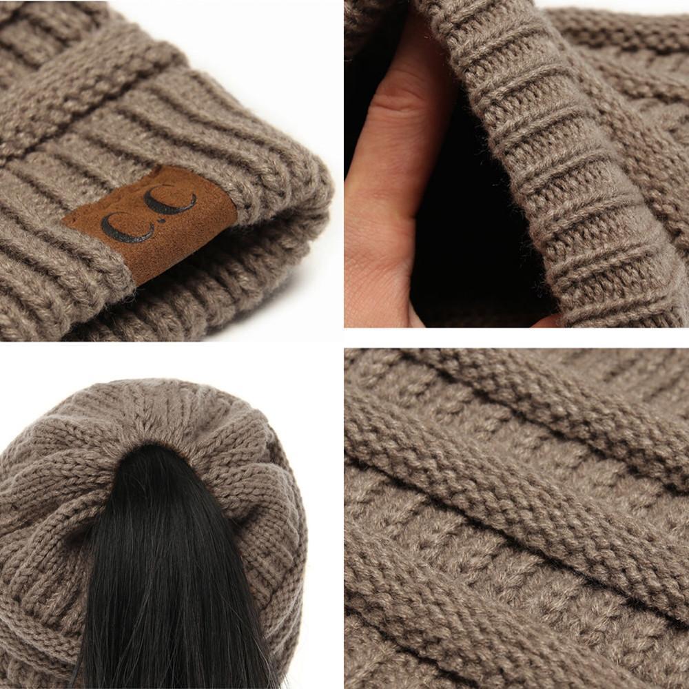 Frendorf | Weiche Gestrickte Pferdeschwanz-Mütze  Mit Zöpfen Loch