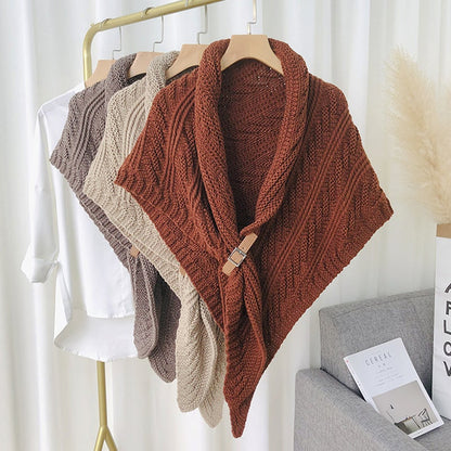 Frendorf | Dreieckiger Strickschal mit Leder-Schlaufe