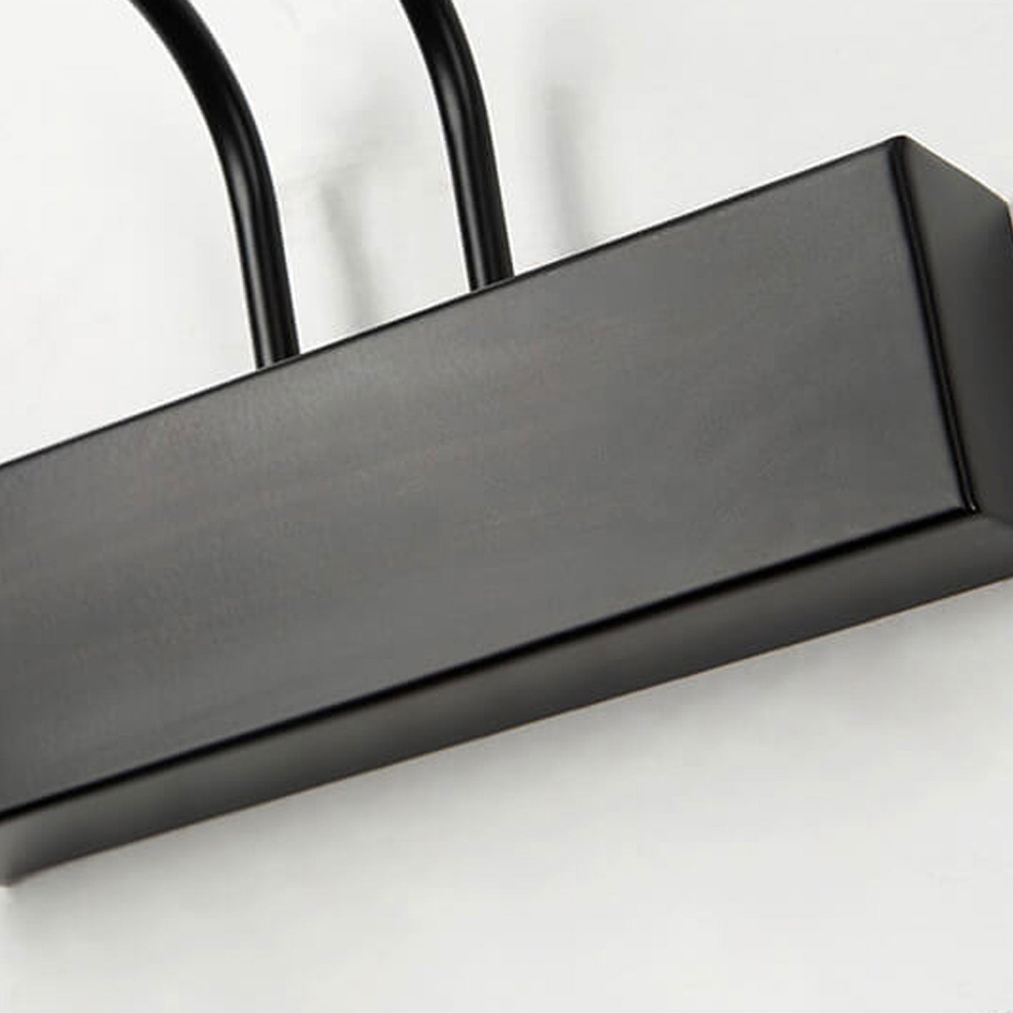 Frendorf | Arkluma Nordic LED Wandleuchte | Massivholz | Geschwungener Arm | Warmes oder Weißes Licht