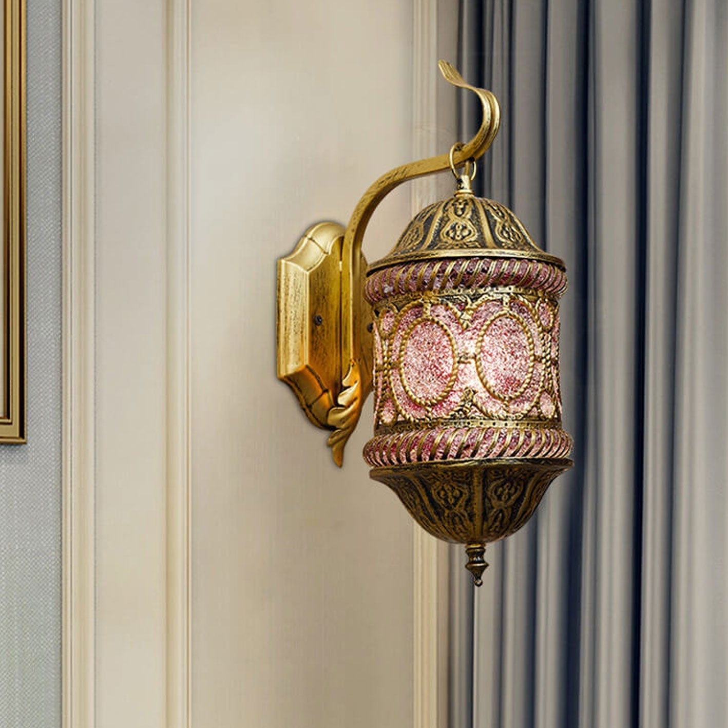 Frendorf | ZyraGlow Wandleuchte | Südostasiatisches Hohlmetall-Design | 1-flammige Lampe in Rosa