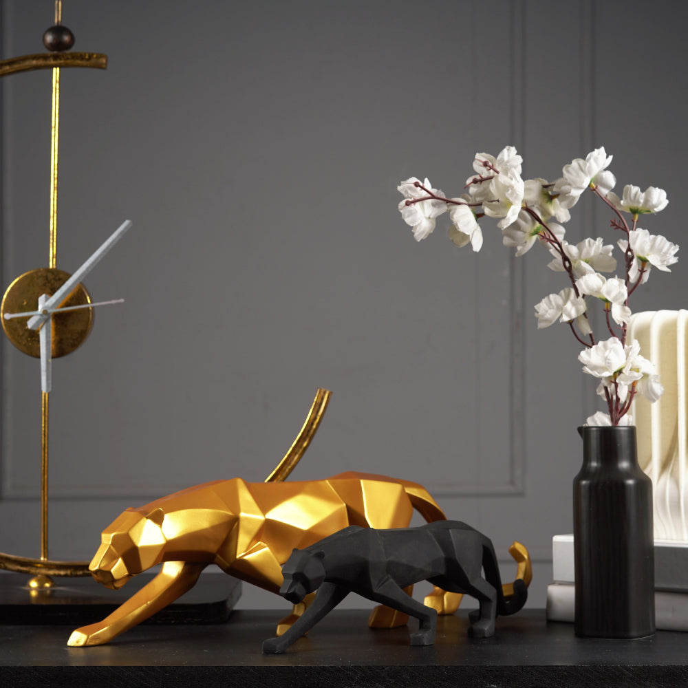 Geometrische Pantherstatue der modernen Kunst