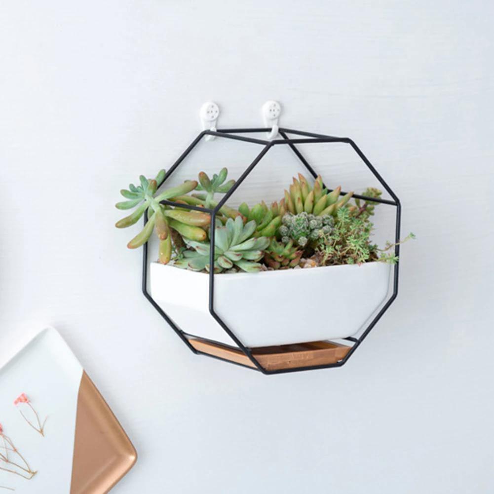 Frendorf | GeoFrame Keramik Wandpflanztopf mit Metallrahmen | Octagon Design