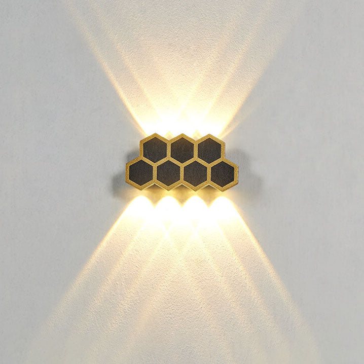 Frendorf | LumoHex Prime | Modernes Outdoor LED Wandlicht | Hexagon Schwarz-Gold Kombination