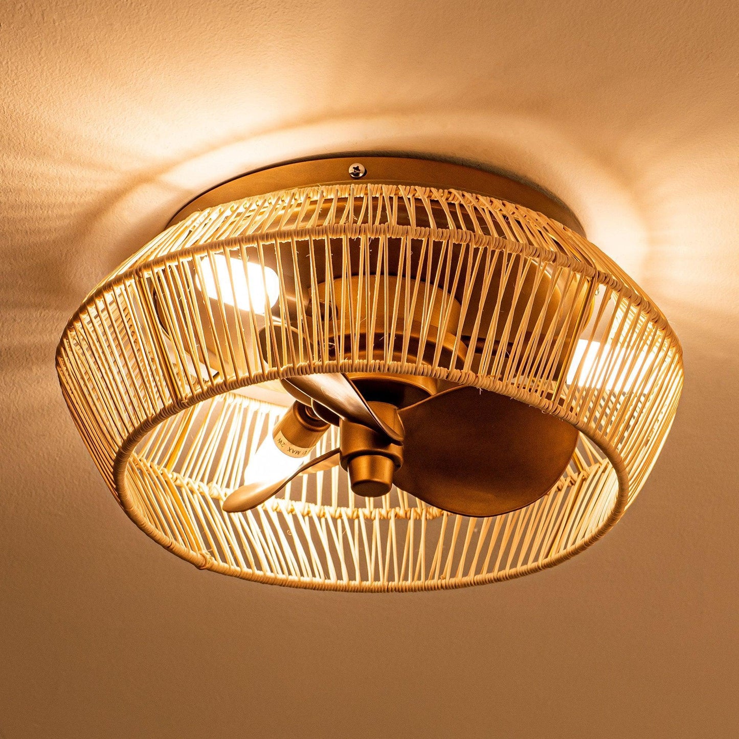 14" Farmhouse DC Motor Flush Mount Umkehrbarer Eisen-Deckenventilator mit LED-Beleuchtung und Fernbedienung