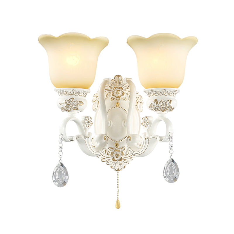 Frendorf | Witte Gehoekte Wandverlichting Traditionele Ivoor Glazen 1/2-Bulb Eetkamer Wandlamp Lichtarmatuur