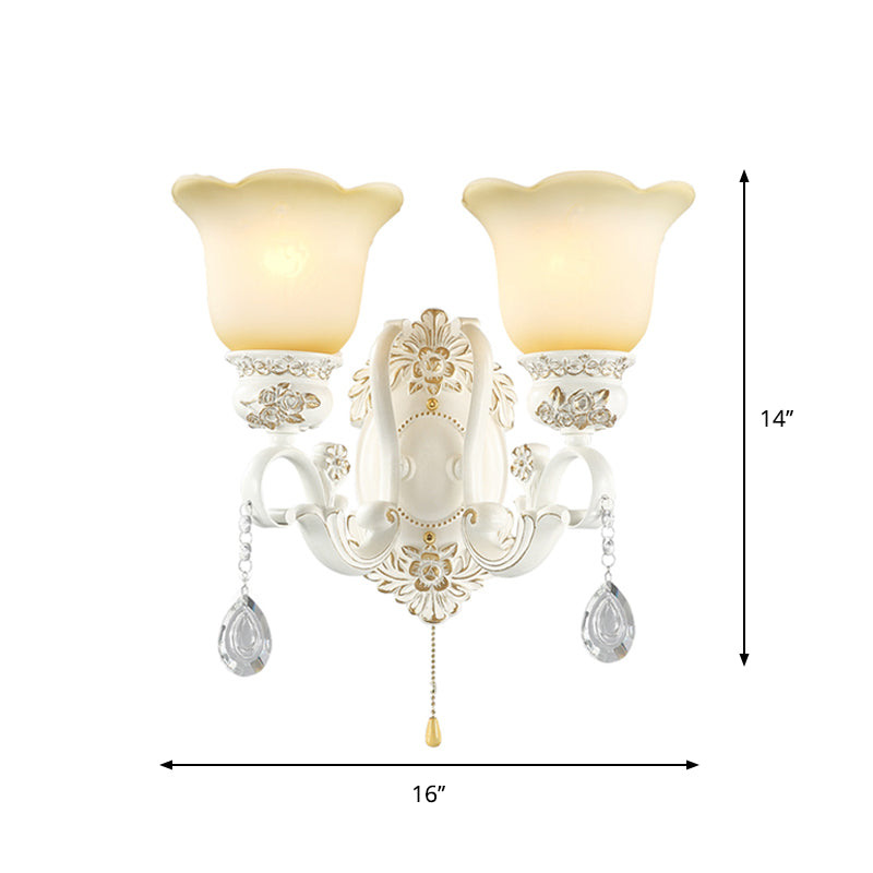 Frendorf | Witte Gehoekte Wandverlichting Traditionele Ivoor Glazen 1/2-Bulb Eetkamer Wandlamp Lichtarmatuur