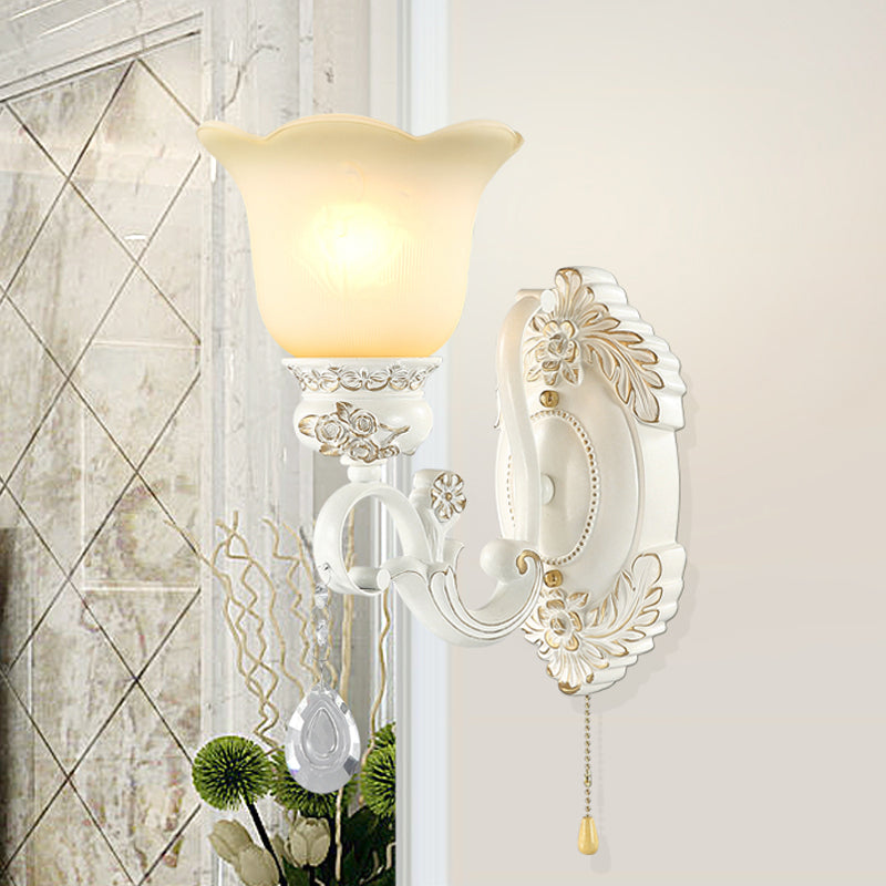 Frendorf | Witte Gehoekte Wandverlichting Traditionele Ivoor Glazen 1/2-Bulb Eetkamer Wandlamp Lichtarmatuur