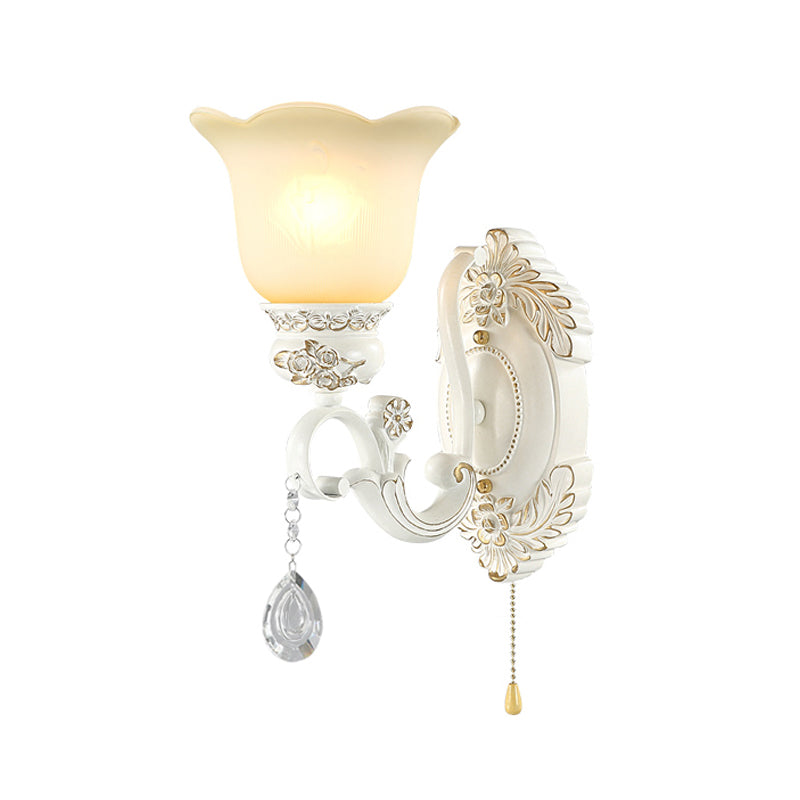 Frendorf | Witte Gehoekte Wandverlichting Traditionele Ivoor Glazen 1/2-Bulb Eetkamer Wandlamp Lichtarmatuur