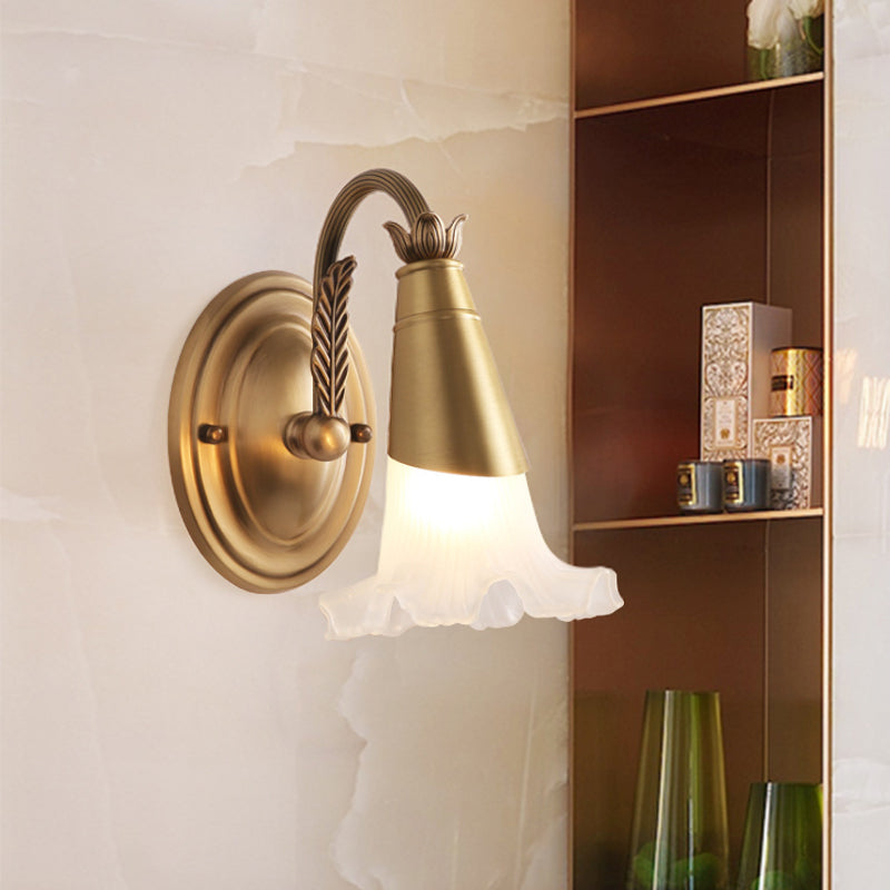 Frendorf | Gouden Kegel Vanity Verlichting Traditionele Witte Glas 1/2/3-Kops Badkamer Wandlamp met Sla Trim