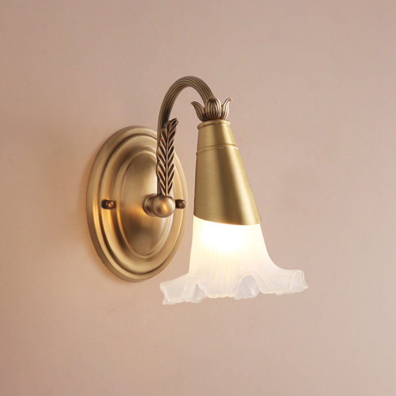 Frendorf | Gouden Kegel Vanity Verlichting Traditionele Witte Glas 1/2/3-Kops Badkamer Wandlamp met Sla Trim