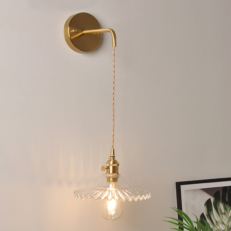 Frendorf | Geschulpte Klare/Opal Glas Wandlamp Industrieel Enkelvoudige Gloeilamp Slaapkamer Sconces Licht in Messing