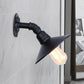 Frendorf | Gebogene Pijp Metalen Wandlamp industrieel Stil 1 Kop Gang Wandlamp Sconces met Conische Shade in Zwart