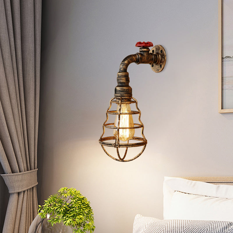 Frendorf | 1 Kopfkäfig Glühbirnenförmige Wandlampe Bauernhausstil Alter Bronze Eisen Wandlicht mit Ventilrad