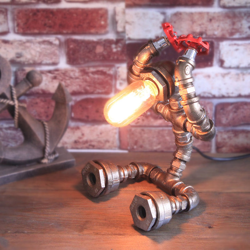 Schmiedeeisen Roboter Tischleuchte mit Wasserhahn Steampunk 1 Glühbirne Café Tischlampe in Silber