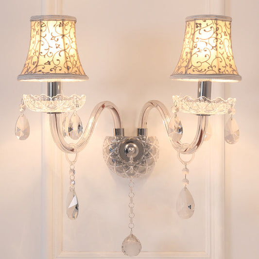 Frendorf | 2 Köpfe Wandleuchte mit Glockenschirm Blumenmuster Stoff Traditionelle Schlafzimmer Wandleuchte mit Kristalltropfen