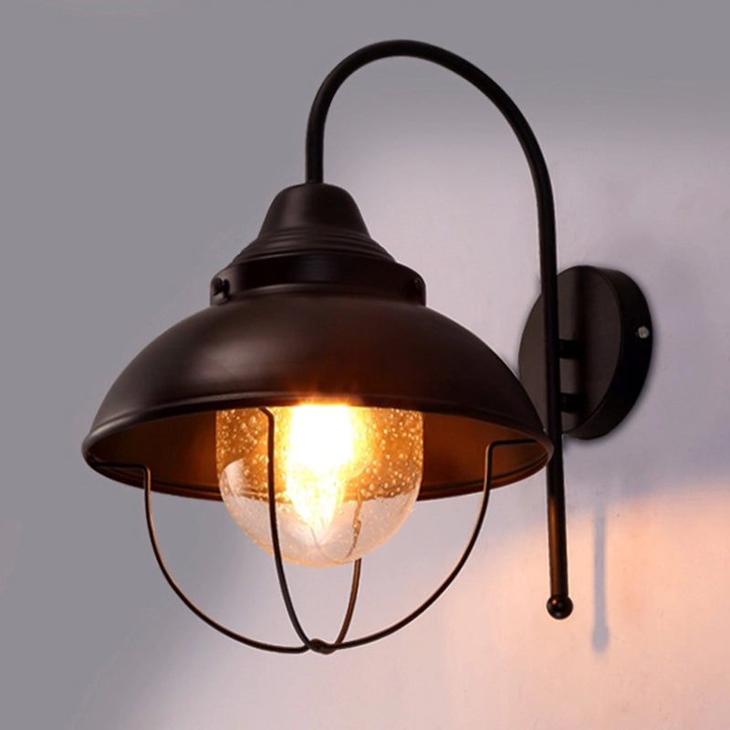 Frendorf | Farmhouse Dome Wandlamp 1 Licht Metaal Wandverlichting met Kooi en Gezaagd Glazen Kap in Zwart