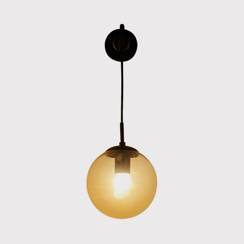 Frendorf | 1 Licht Globus Wandlamp Lichtarmatuur Industriel Amber Glas Wandlamp in Zwart/Brass voor Woonkamer