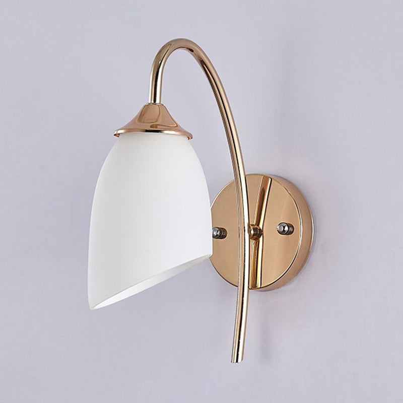 Frendorf | 1 Glühbirne Winkel Shade Wandmontierte Licht Fixture Modern Schwarz/Gold Milchglas Beleuchtung für Schlafzimmer