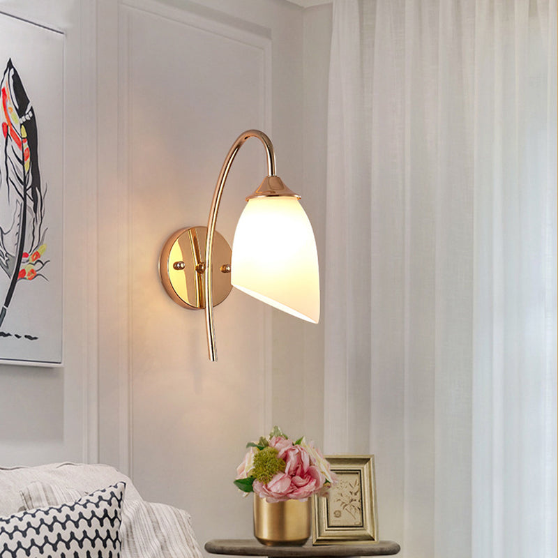Frendorf | 1 Glühbirne Winkel Shade Wandmontierte Licht Fixture Modern Schwarz/Gold Milchglas Beleuchtung für Schlafzimmer