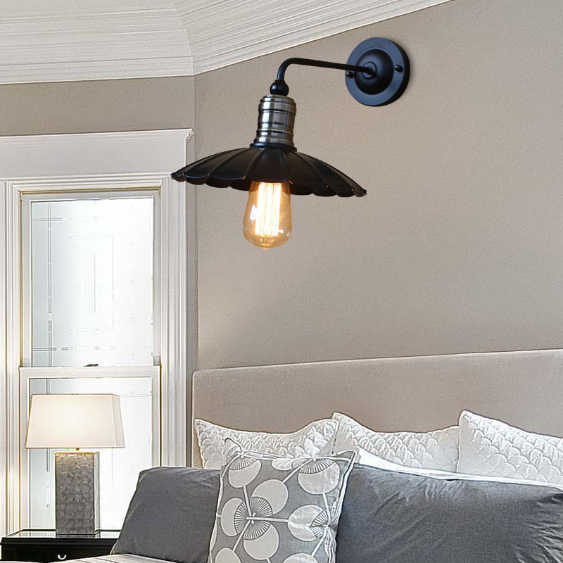 Frendorf | Vintage Stijl Scalloped Edge Wandlamp 9,5"/13" Dia 1 Licht Metallische Wandmontage Licht in Zwart voor Slaapkamer