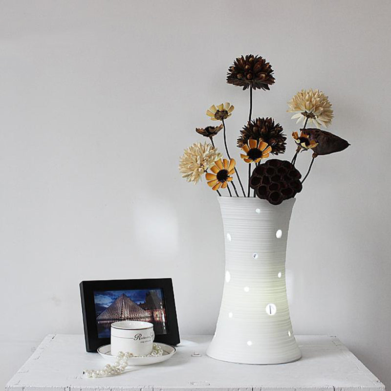 5.5"/7" W Keramisch Weiß Nachttisch Lampenvase LED Pastoral Nachttischlampe mit Trockenblumen Dekor