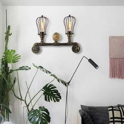 Frendorf | Piped Wohnzimmer Wandleuchte mit Tropfenkäfigschirm Vintage Metall 2 Glühbirnen Alter Messing Wandleuchte