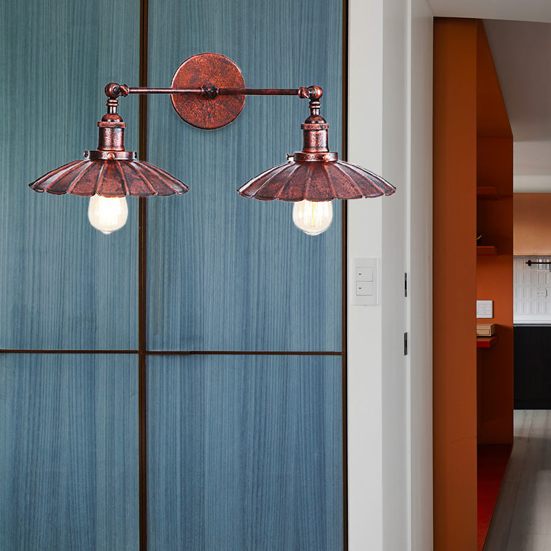 Frendorf | Antiek Stijlvolle Geribbelde Rand Wandlamp 2 Koppen Metaal Wandgemonteerd Licht in Messing/Roest voor Slaapkamer