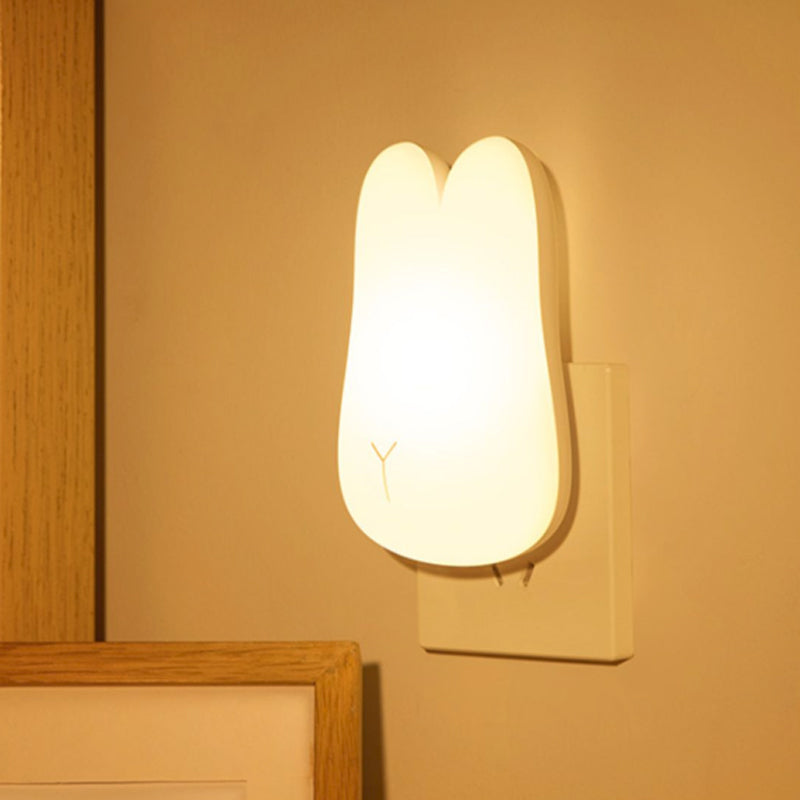 Frendorf | Witte Konijn Kleine Nachtlamp Cartoon Plastic Inplug LED Wandverlichting voor Kinderkamer