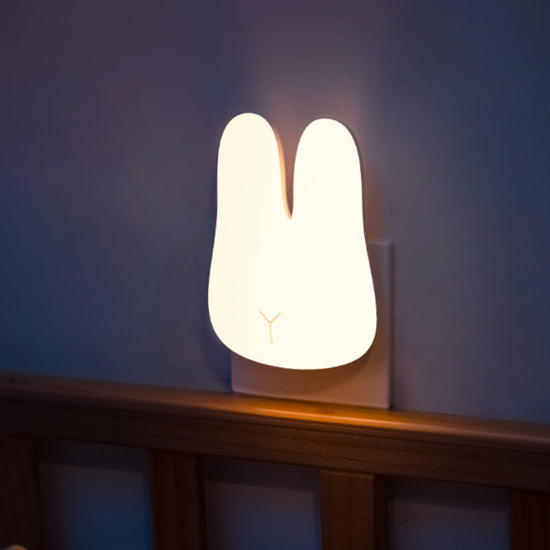 Weißes Kaninchen Kleine Nachtlampe Cartoon Kunststoff Stecker LED Wandbeleuchtung für das Kinderzimmer