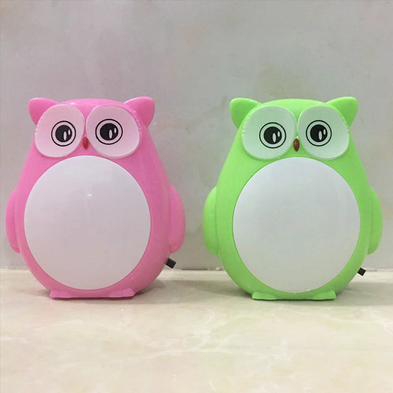 Frendorf | Uil Kinderkamer Mini Nachtlampje Plastic Cartoon Stekker LED Wandverlichting Ideeën in Rood/Groen