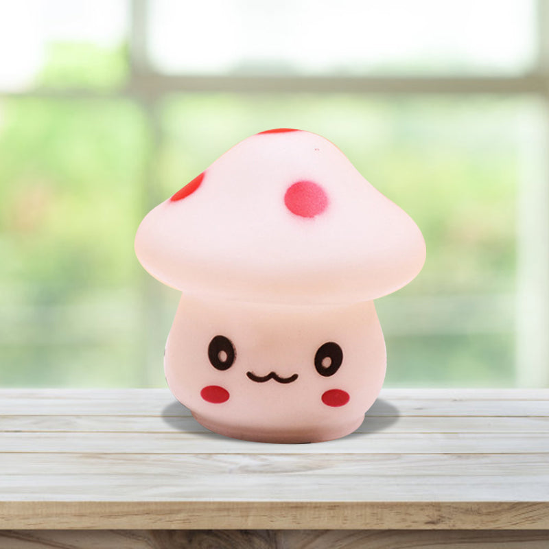 Frendorf | Mini Mushroom Plug-in Nachtlicht Cartoon Kunststoff Nursery LED Wandleuchte in 7 Farben Licht, Weiß/Rot/Blau