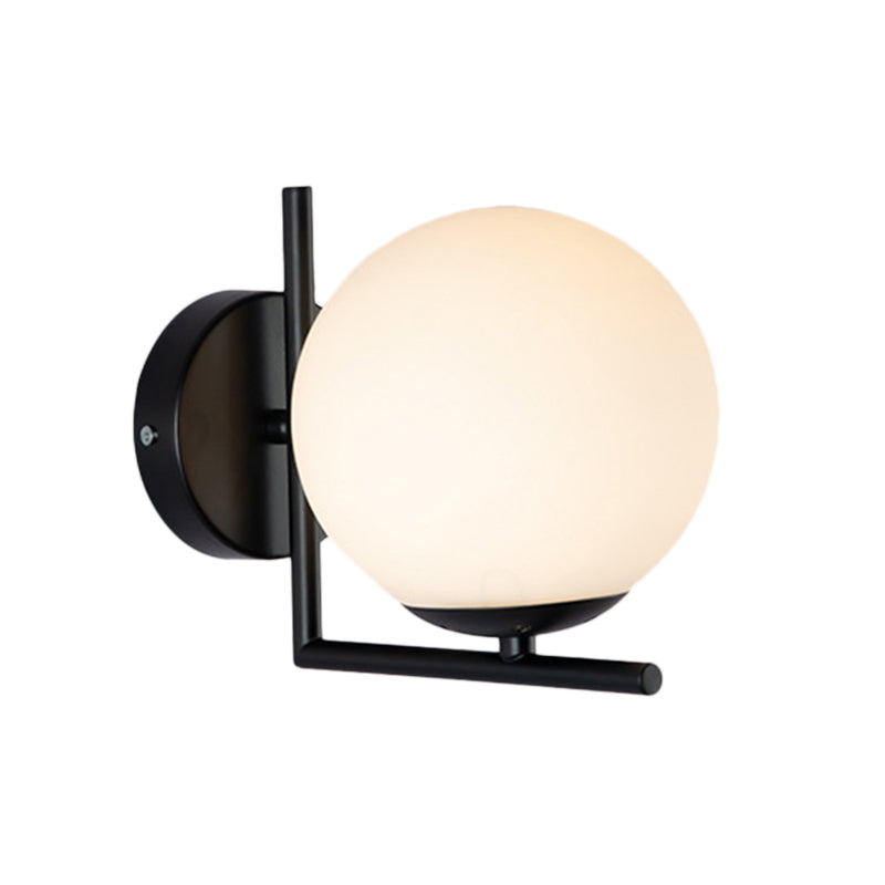 Frendorf | 1 Leuchtmittel Globe Wandmontierte Lichtinstallation Modern Schwarz Opalglas Beleuchtung mit Rahmen Dekoration